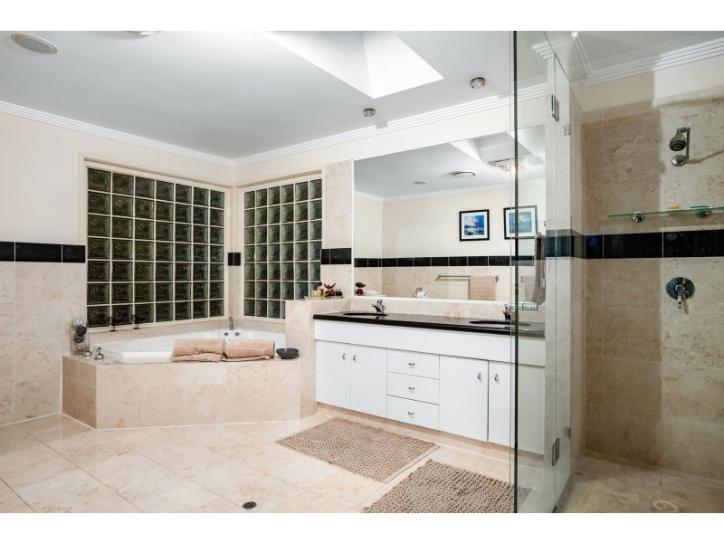 12 Oriana Crescent, Yeronga QLD 4104