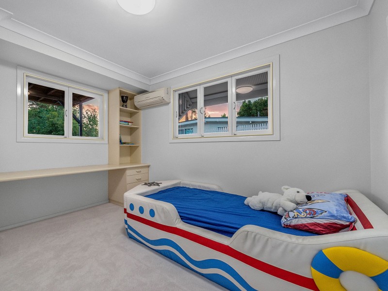 128 Kadumba Street, Yeronga QLD 4104