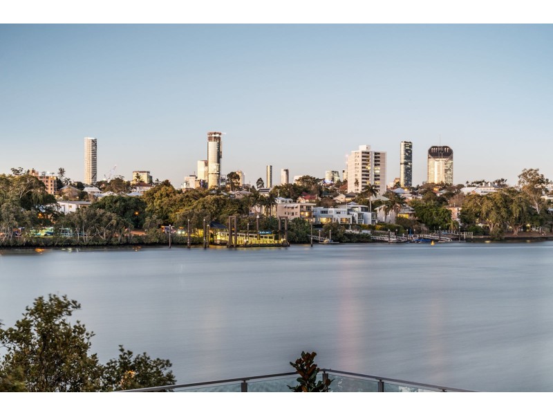 32 Hiron Street, St Lucia QLD 4067