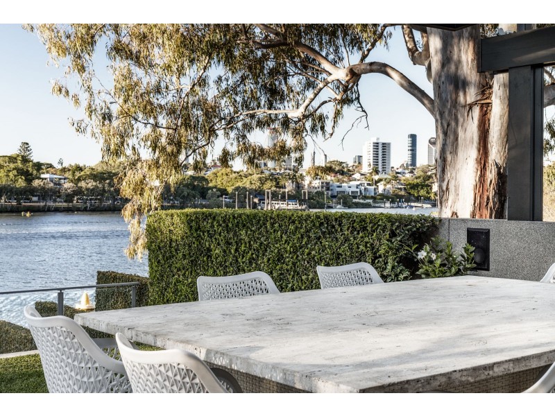 32 Hiron Street, St Lucia QLD 4067