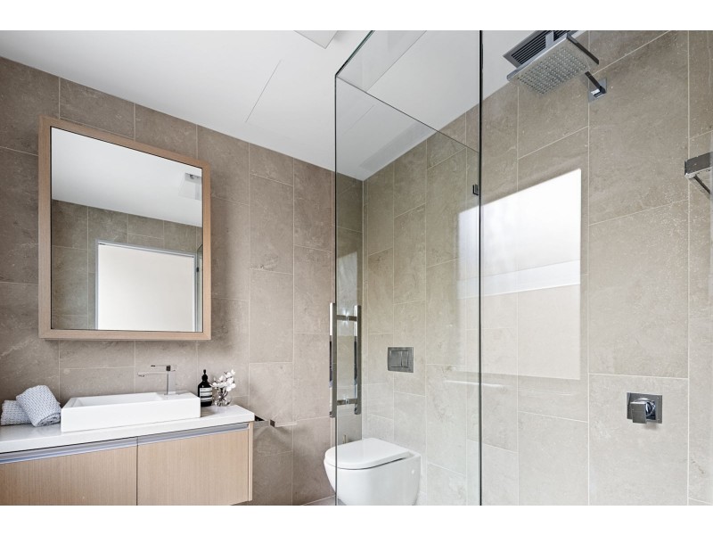 32 Hiron Street, St Lucia QLD 4067