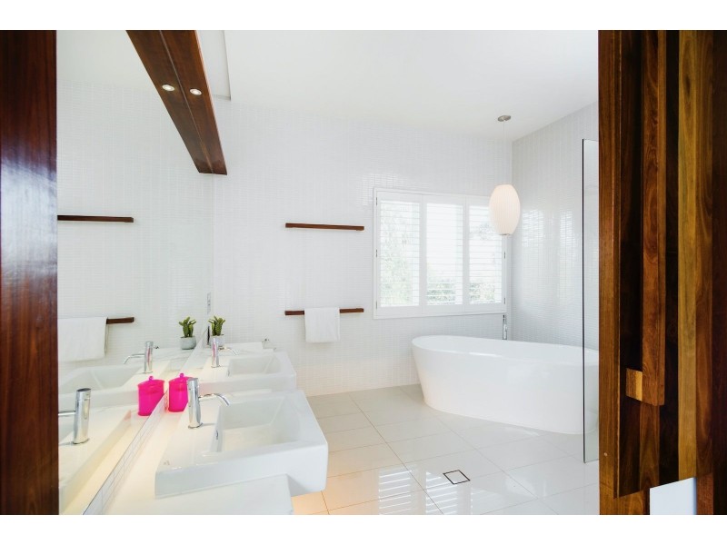 385 Jesmond Road, Fig Tree Pocket QLD 4069