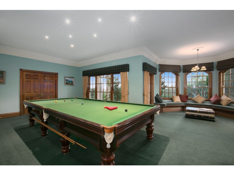 17 Leatherwood Place, Brookfield QLD 4069