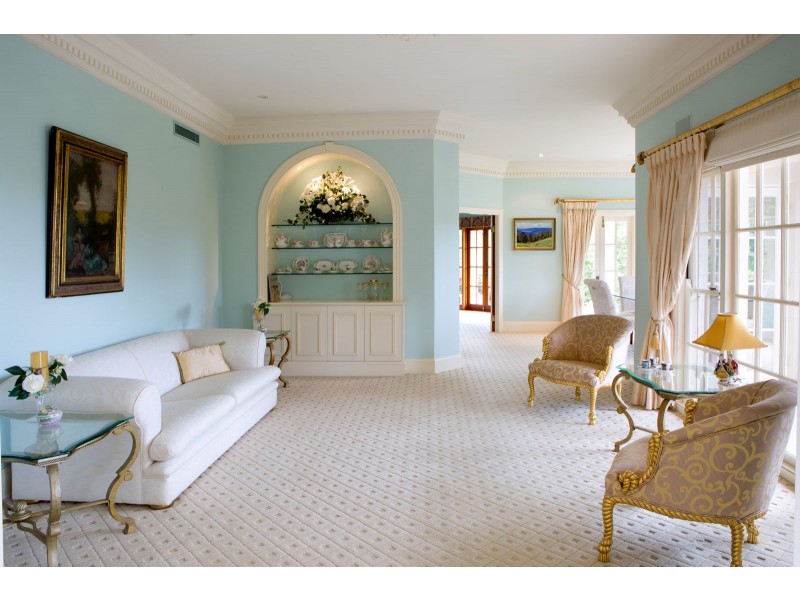 17 Leatherwood Place, Brookfield QLD 4069