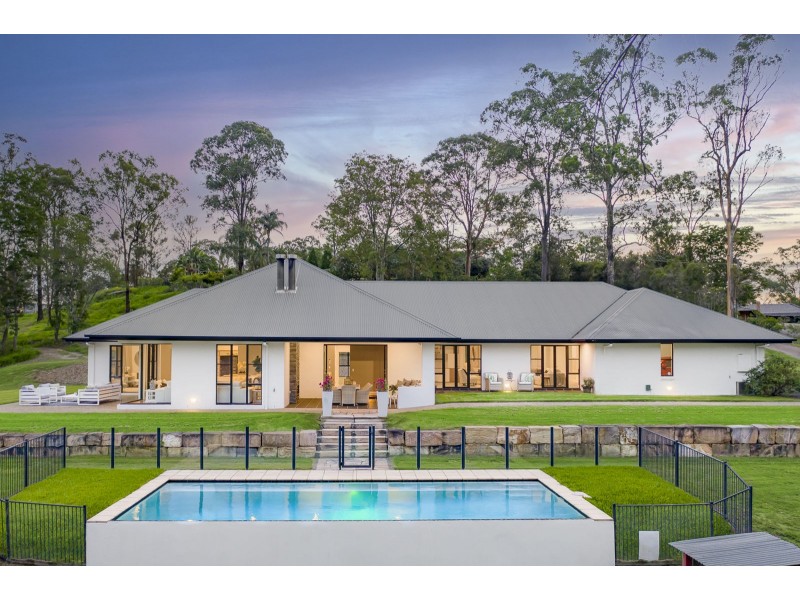 46 Bundaleer Street, Brookfield QLD 4069