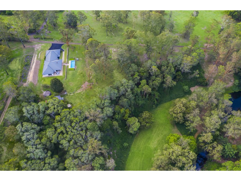 46 Bundaleer Street, Brookfield QLD 4069