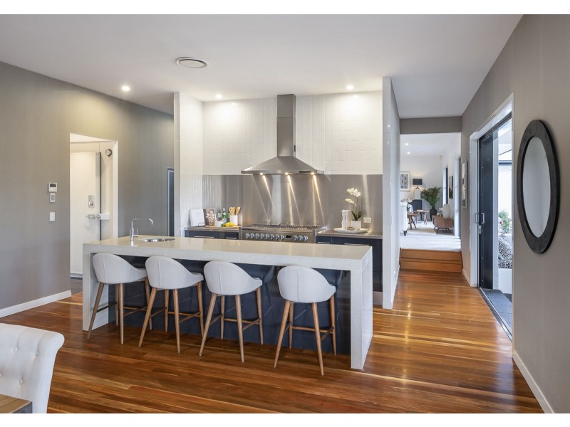 46 Bundaleer Street, Brookfield QLD 4069