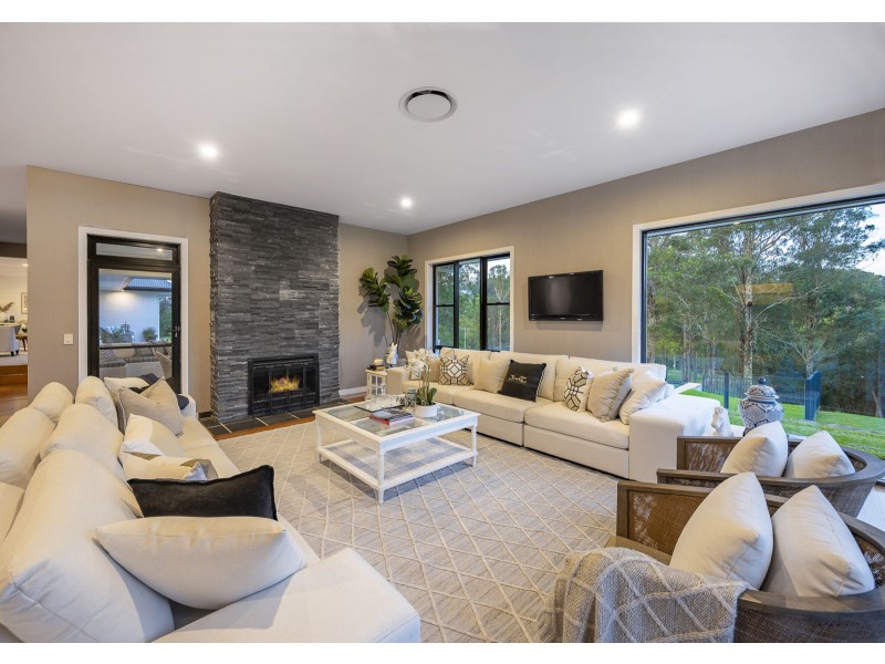 46 Bundaleer Street, Brookfield QLD 4069