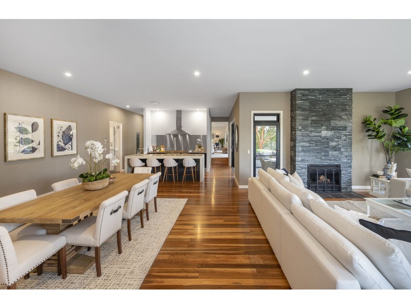 46 Bundaleer Street, Brookfield QLD 4069