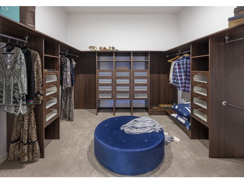 46 Bundaleer Street, Brookfield QLD 4069