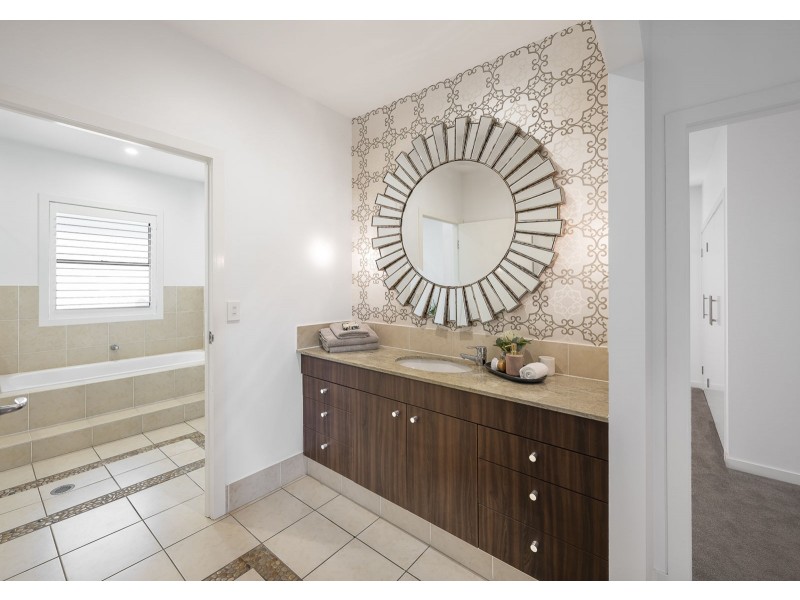 46 Bundaleer Street, Brookfield QLD 4069