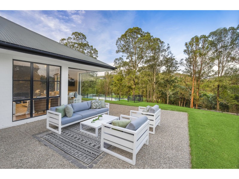 46 Bundaleer Street, Brookfield QLD 4069