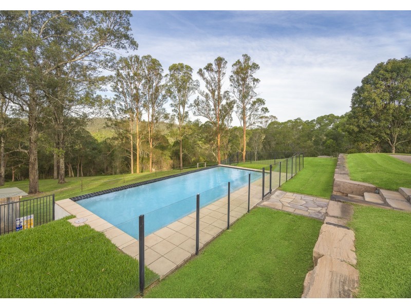 46 Bundaleer Street, Brookfield QLD 4069