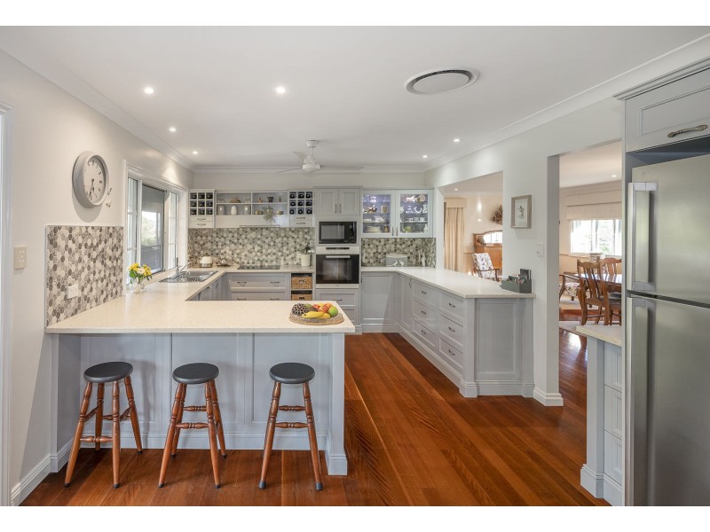 20 Royston Street, Brookfield QLD 4069