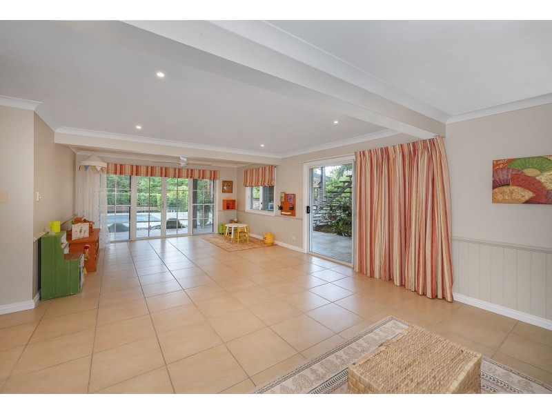 20 Royston Street, Brookfield QLD 4069