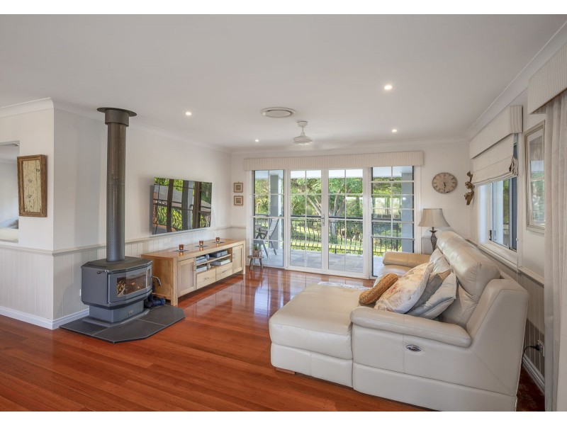 20 Royston Street, Brookfield QLD 4069