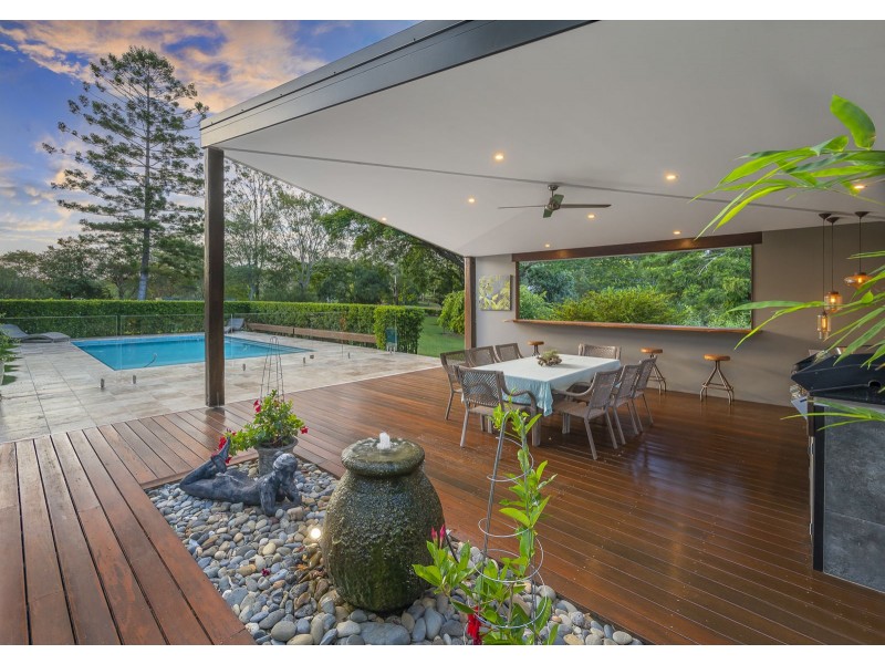 20 Royston Street, Brookfield QLD 4069