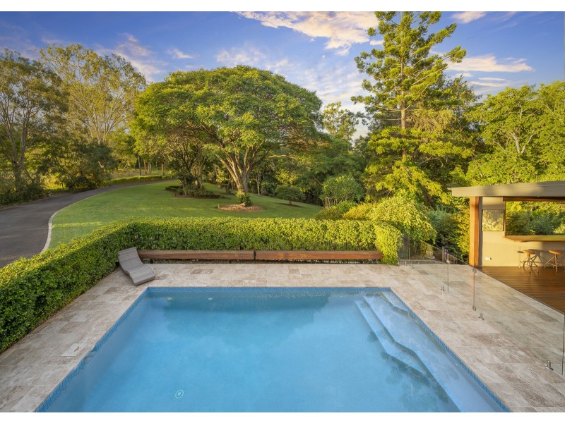 20 Royston Street, Brookfield QLD 4069