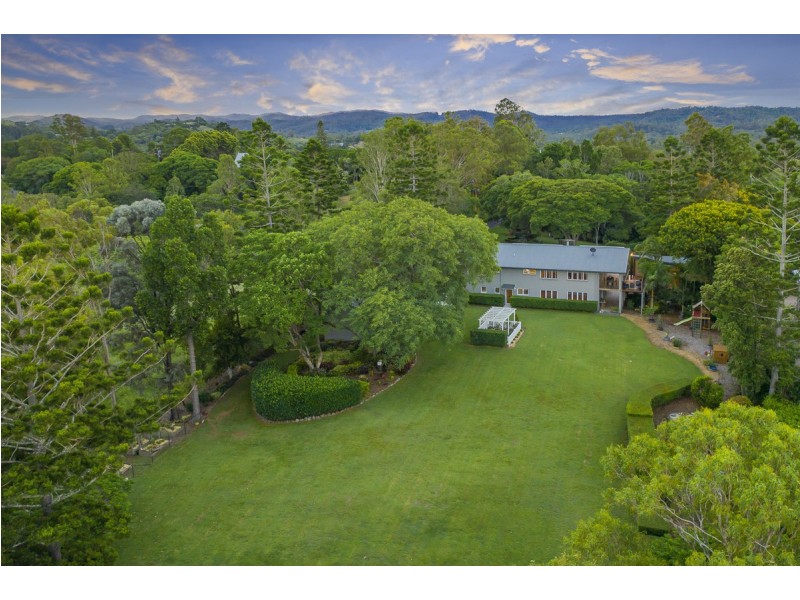 20 Royston Street, Brookfield QLD 4069