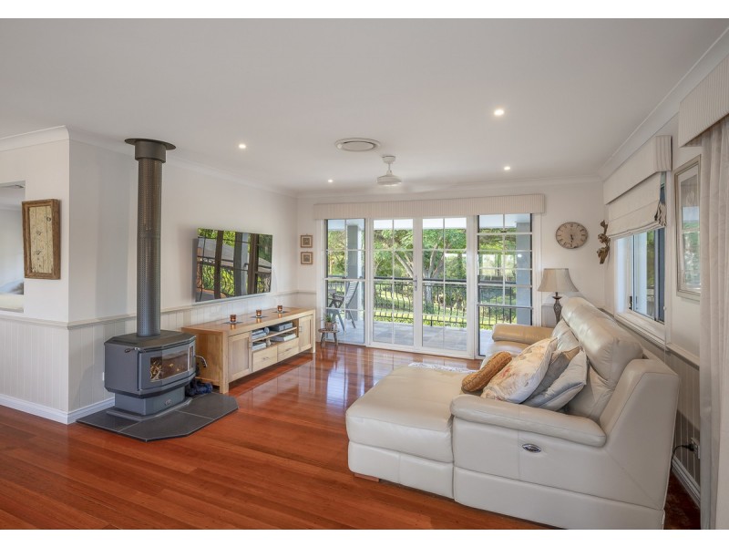 20 Royston Street, Brookfield QLD 4069