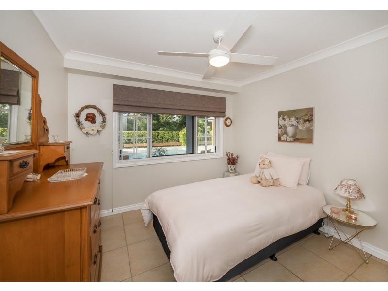 20 Royston Street, Brookfield QLD 4069