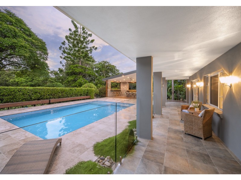 20 Royston Street, Brookfield QLD 4069