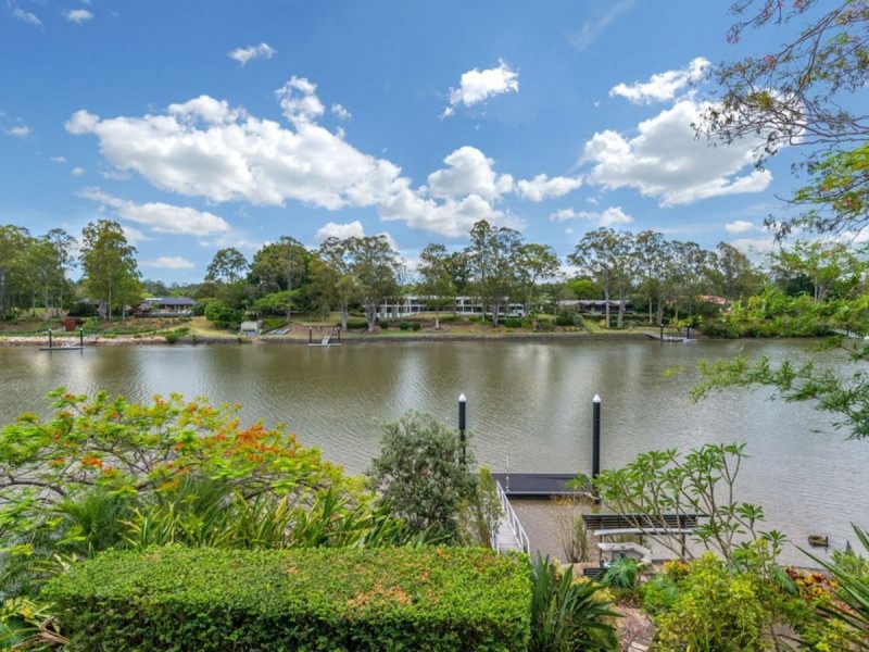 8 Long St West, Graceville QLD 4075