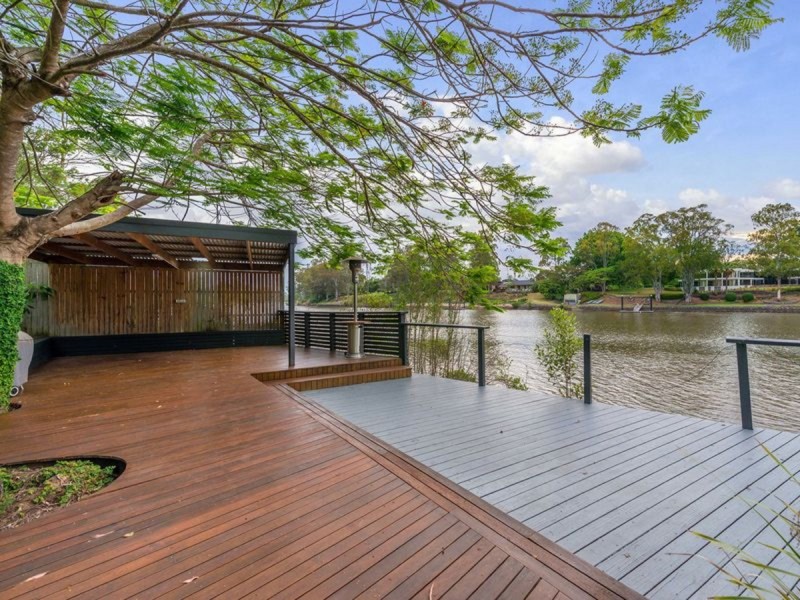 8 Long St West, Graceville QLD 4075