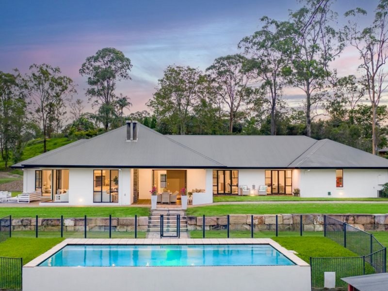 46 Bundaleer Street, Brookfield QLD 4069