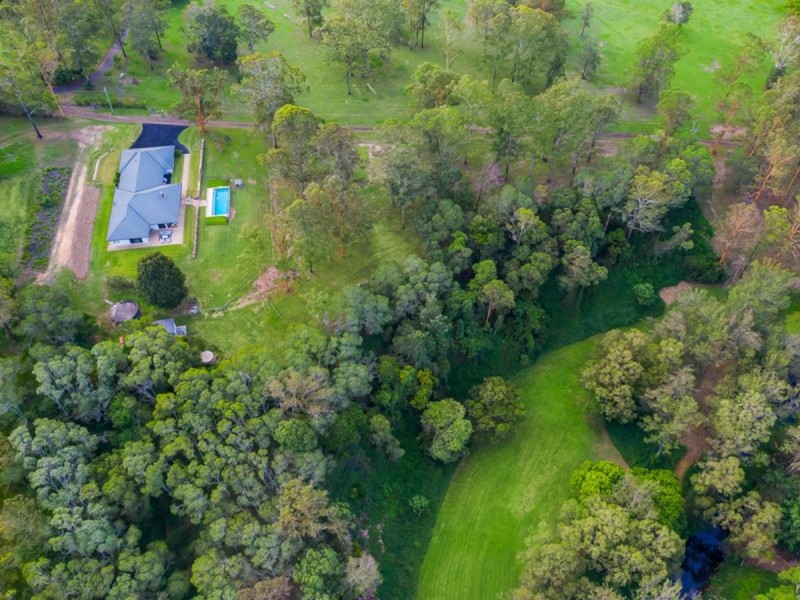 46 Bundaleer Street, Brookfield QLD 4069