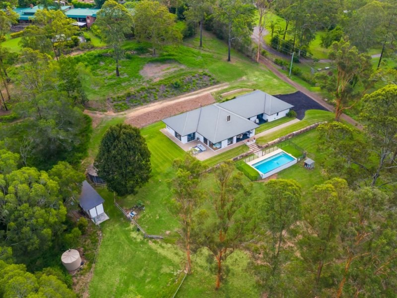 46 Bundaleer Street, Brookfield QLD 4069