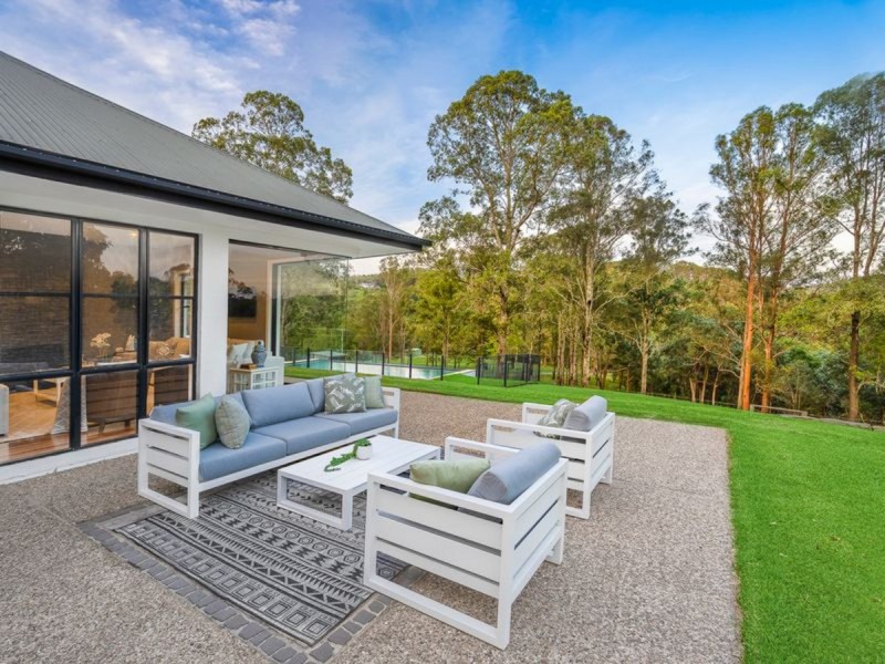 46 Bundaleer Street, Brookfield QLD 4069