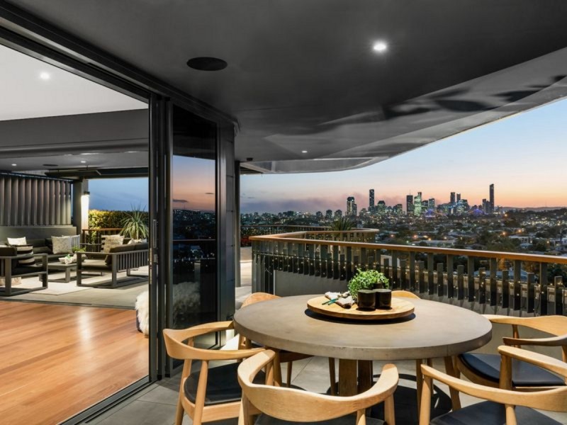 11 Ryan Avenue, Balmoral QLD 4171