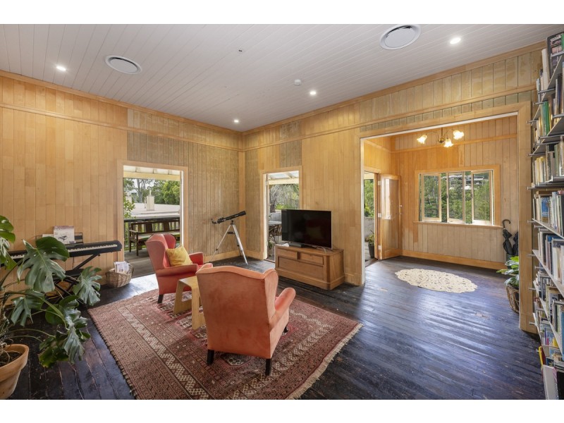 27 Dudley Street, Highgate Hill QLD 4101