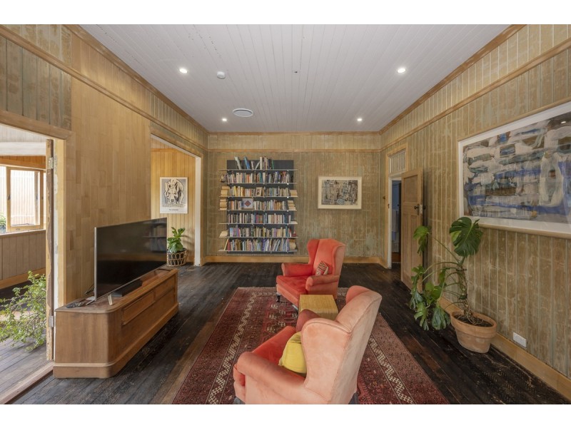 27 Dudley Street, Highgate Hill QLD 4101