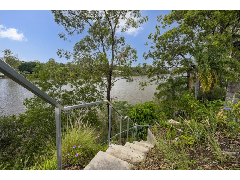 27 Dudley Street, Highgate Hill QLD 4101