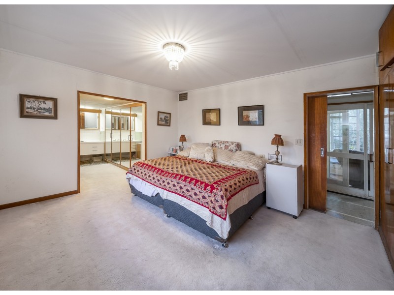 45 Glencairn Avenue, Indooroopilly QLD 4068