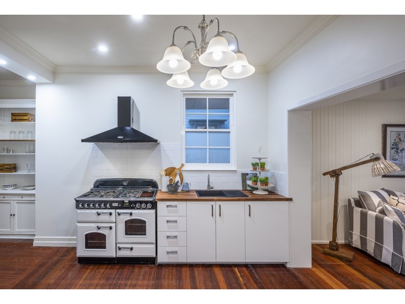 23 Goldieslie Road, Indooroopilly QLD 4068