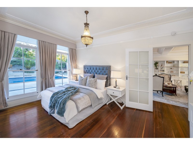 23 Goldieslie Road, Indooroopilly QLD 4068