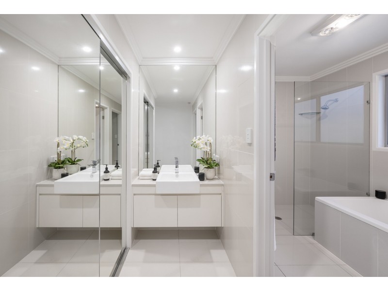 35 Victoria Street, Indooroopilly QLD 4068