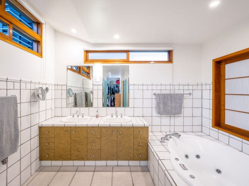 24 Glen Road, Toowong QLD 4066