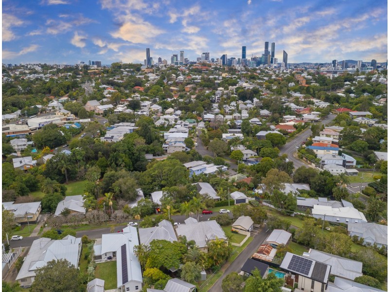 12 Hawthorn Terrace, Red Hill QLD 4059