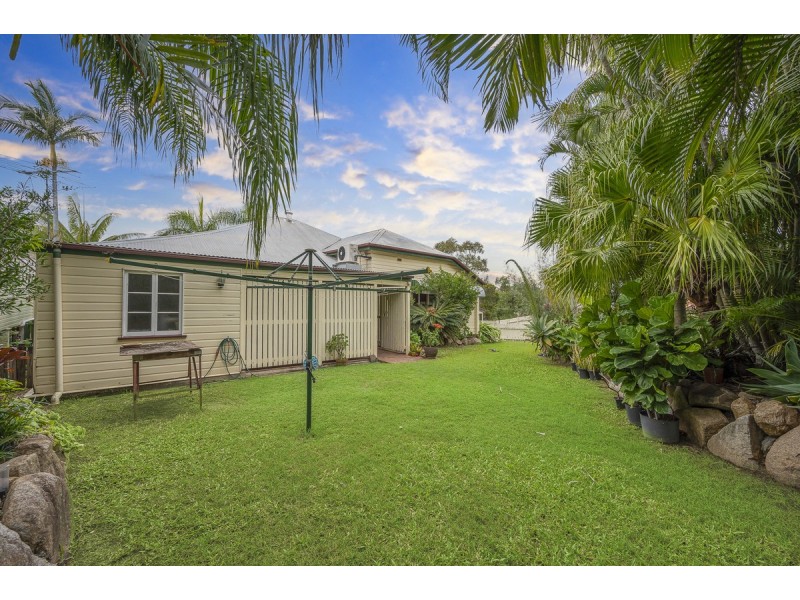 12 Hawthorn Terrace, Red Hill QLD 4059