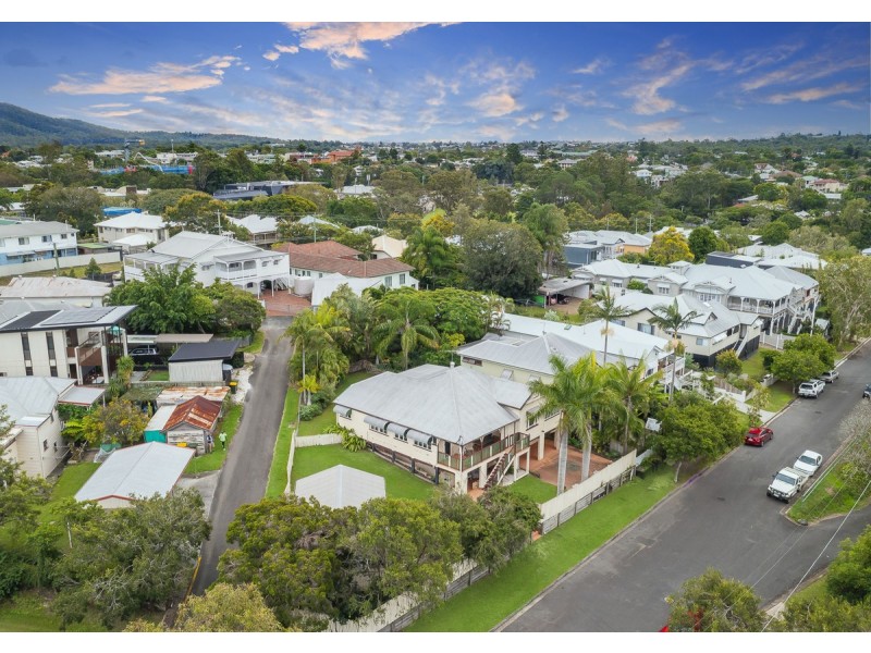 12 Hawthorn Terrace, Red Hill QLD 4059