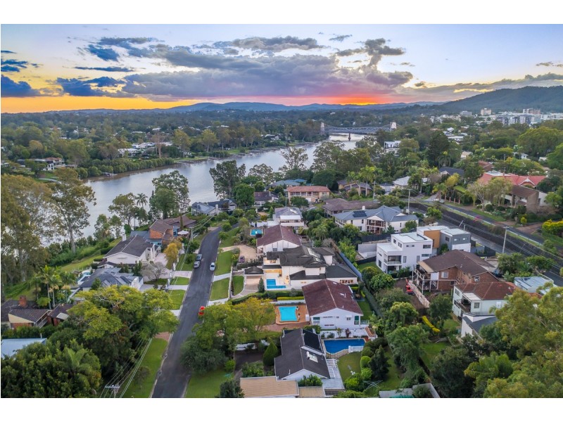 22 Glencairn Avenue, Indooroopilly QLD 4068