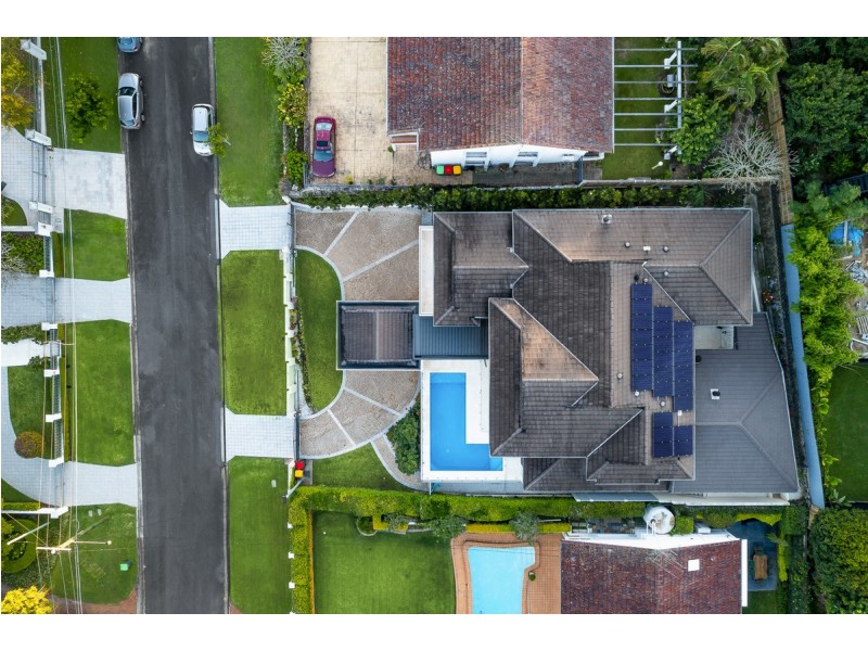 22 Glencairn Avenue, Indooroopilly QLD 4068