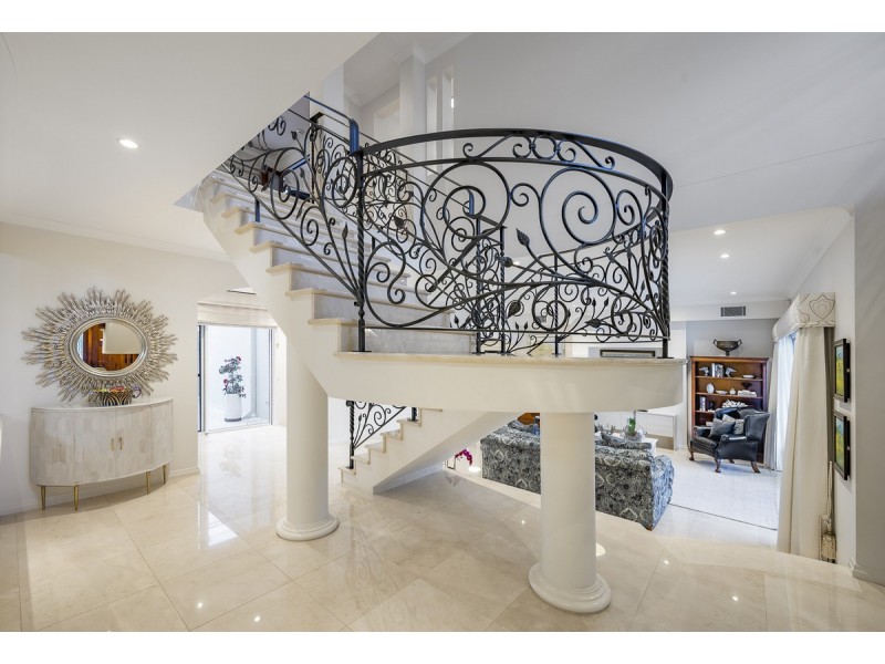 22 Glencairn Avenue, Indooroopilly QLD 4068