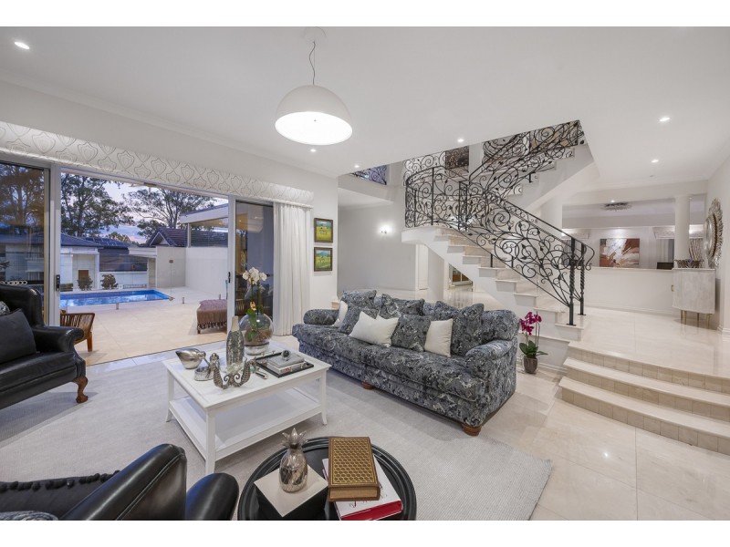22 Glencairn Avenue, Indooroopilly QLD 4068