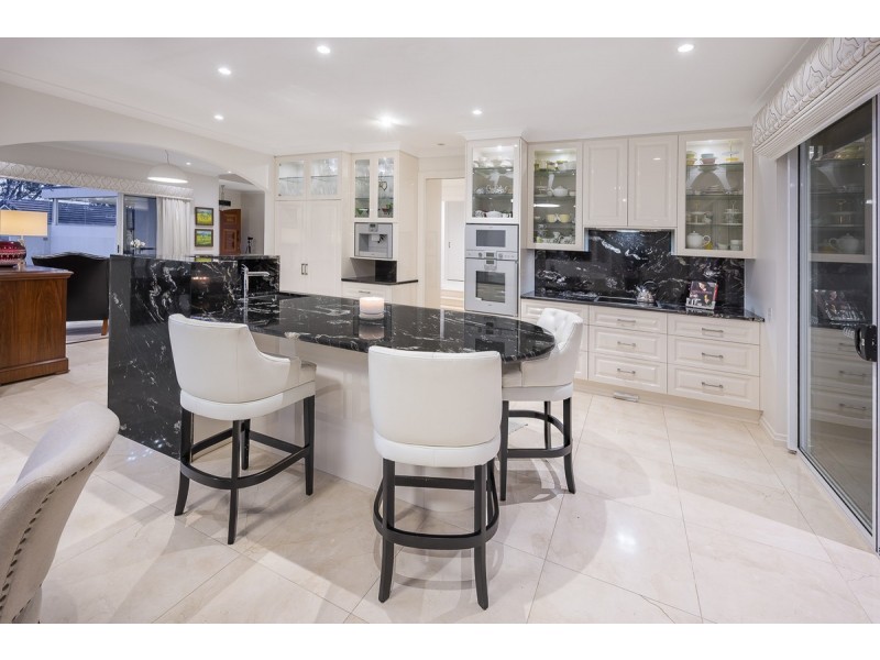22 Glencairn Avenue, Indooroopilly QLD 4068