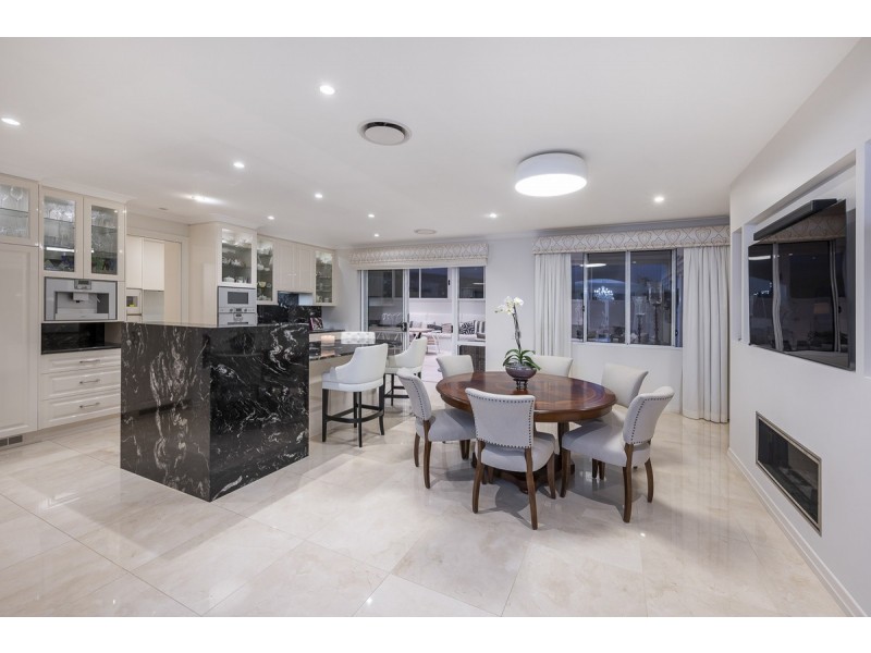 22 Glencairn Avenue, Indooroopilly QLD 4068